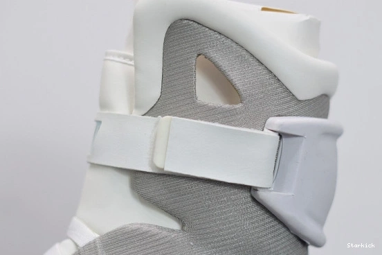 NIKE MAG 0816